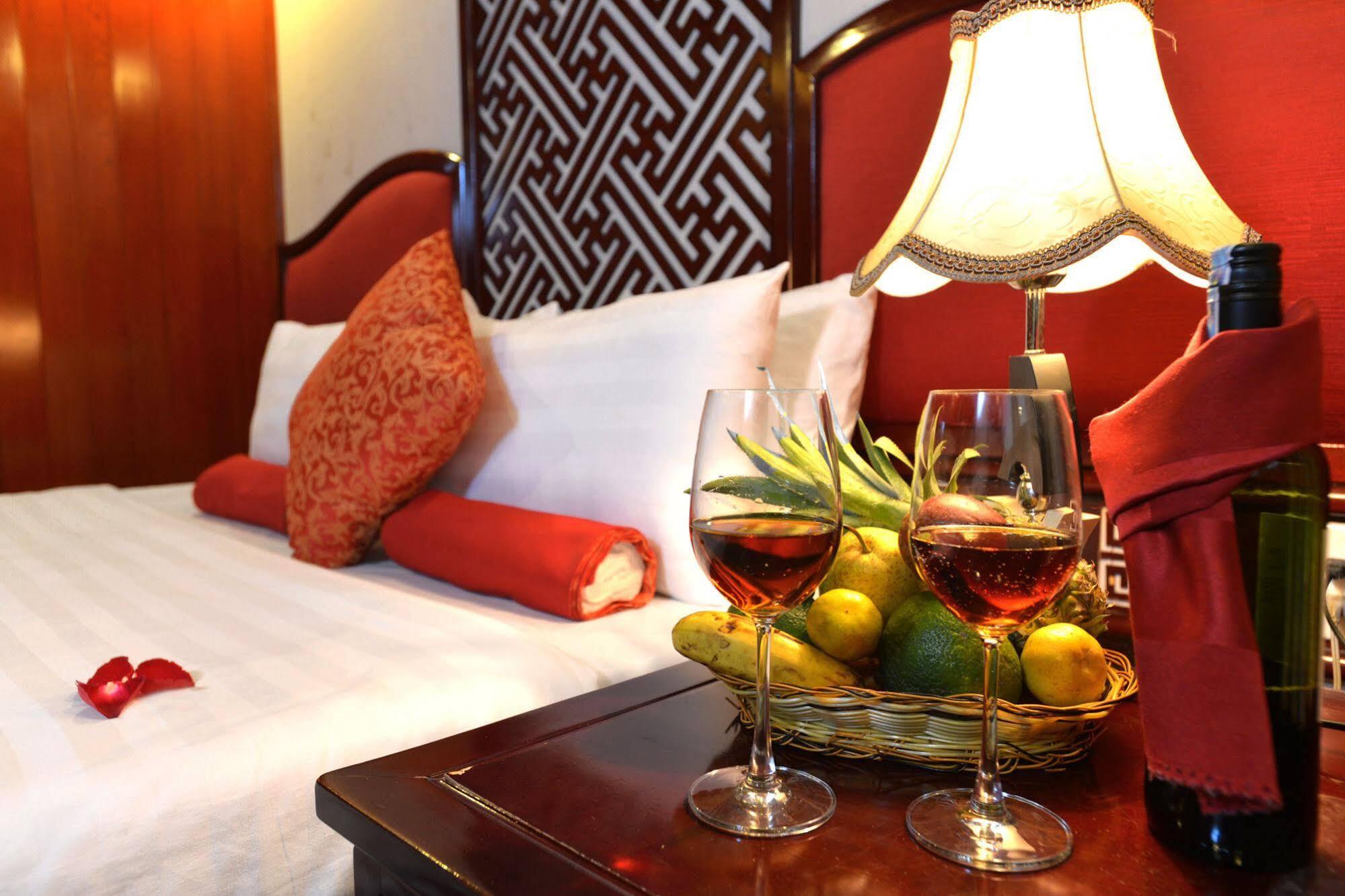 Majestic Halong Cruise Hotel Hạ Long Ngoại thất bức ảnh
